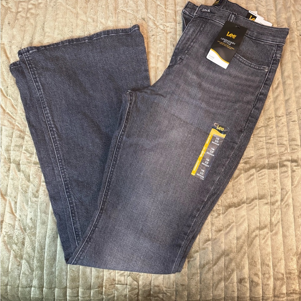 Lee Women’s Flare Mid Rise Blurred Darks Jeans Size 10 Medium